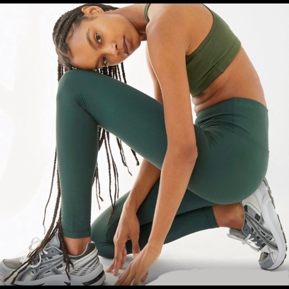 Aritzia The Constant Abrera leggings. 💚 - Picture 1 of 5